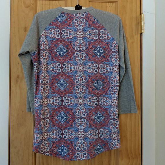 LuLaRoe Randy Tee XS - Picture 3 of 3